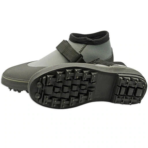 Adrenalin Low Cut Rock Spike Shoe